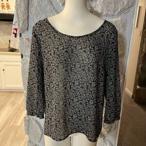 H&M Black And White Floral Print Scoop Neck Lightweight Blouse- Size U.S. 12